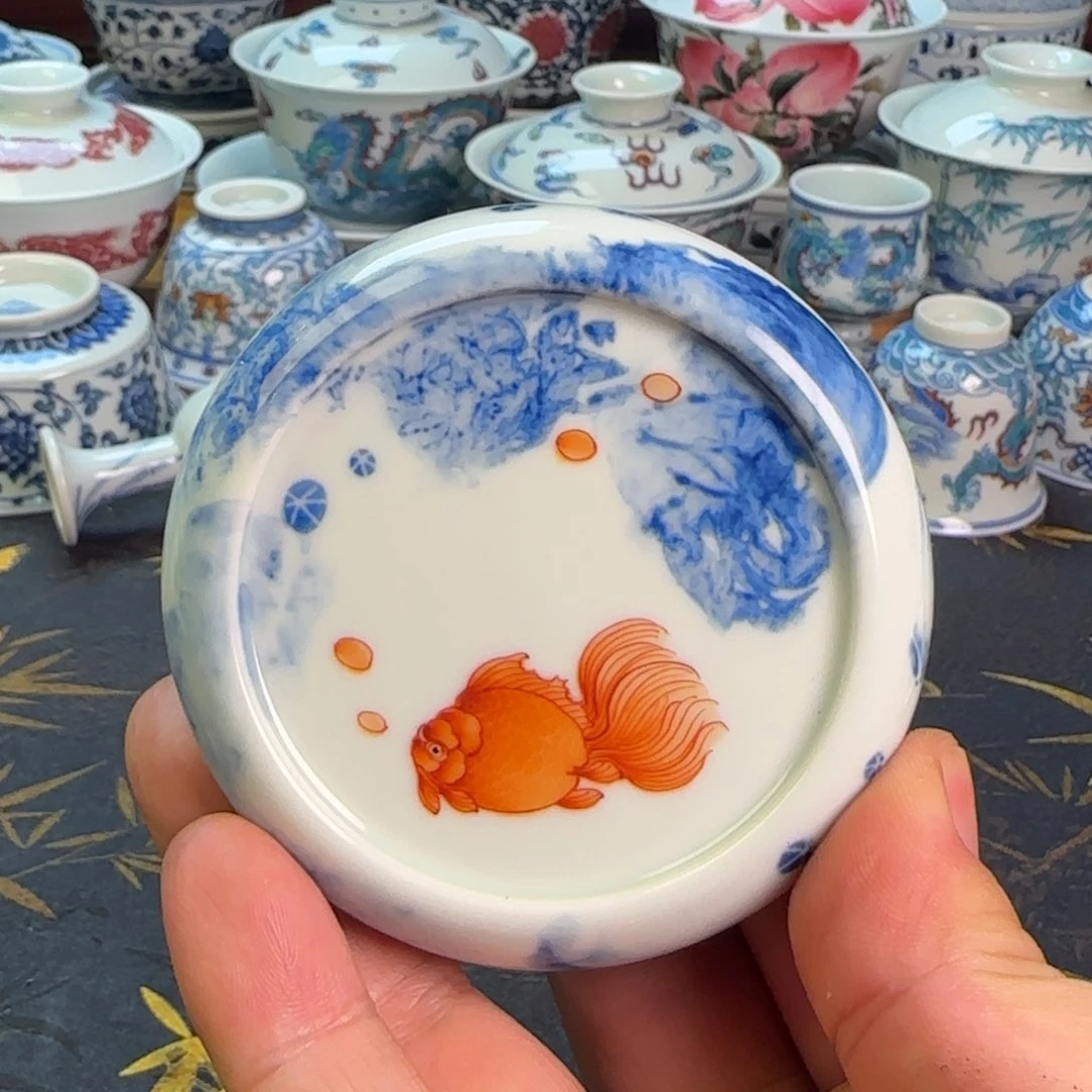 青花加彩盖置手绘