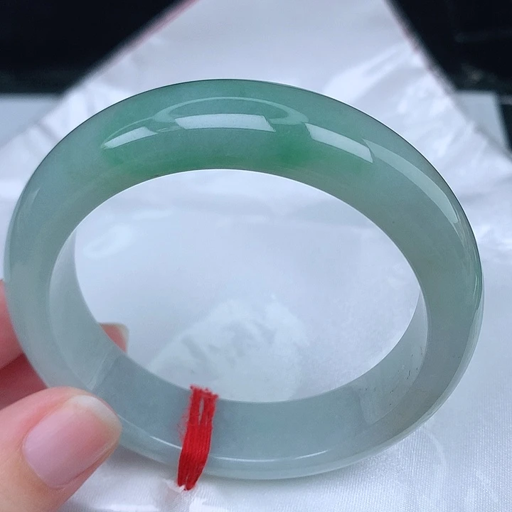翡翠手镯未镶嵌天然
