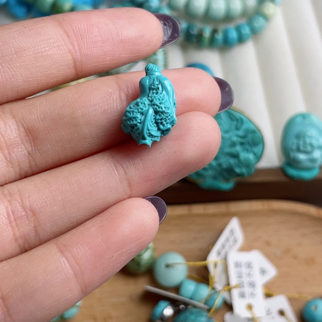 绿松石未镶嵌珠宝奇石