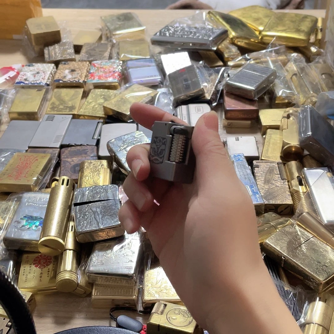 碳****铜捡漏直播间福利打火机