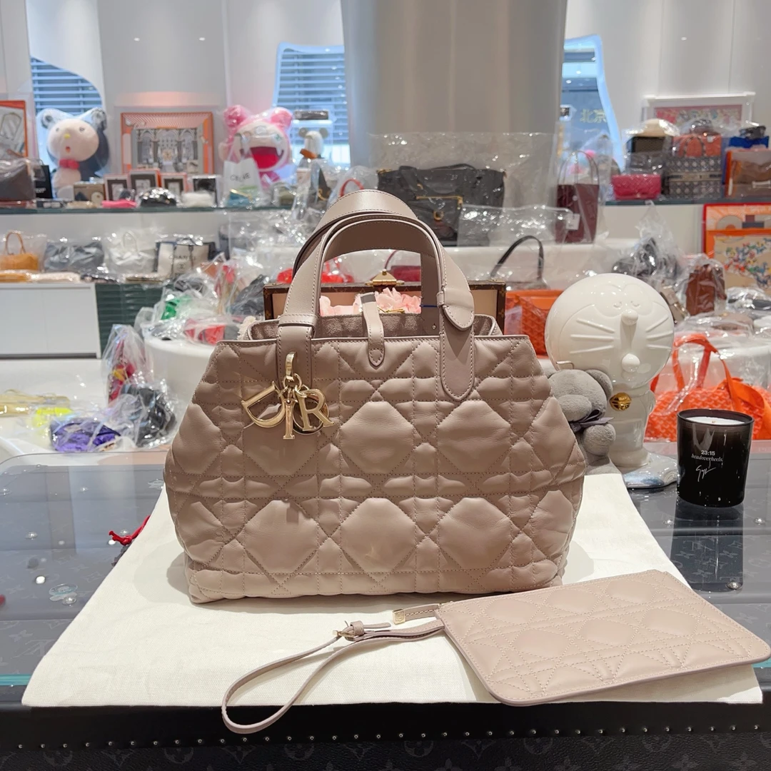 99新 DIOR/迪奥 中号Toujours手袋 暖灰色淡金扣牛皮 工价31000