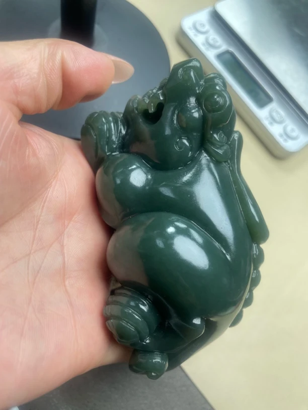 和田玉大貔貅手把件