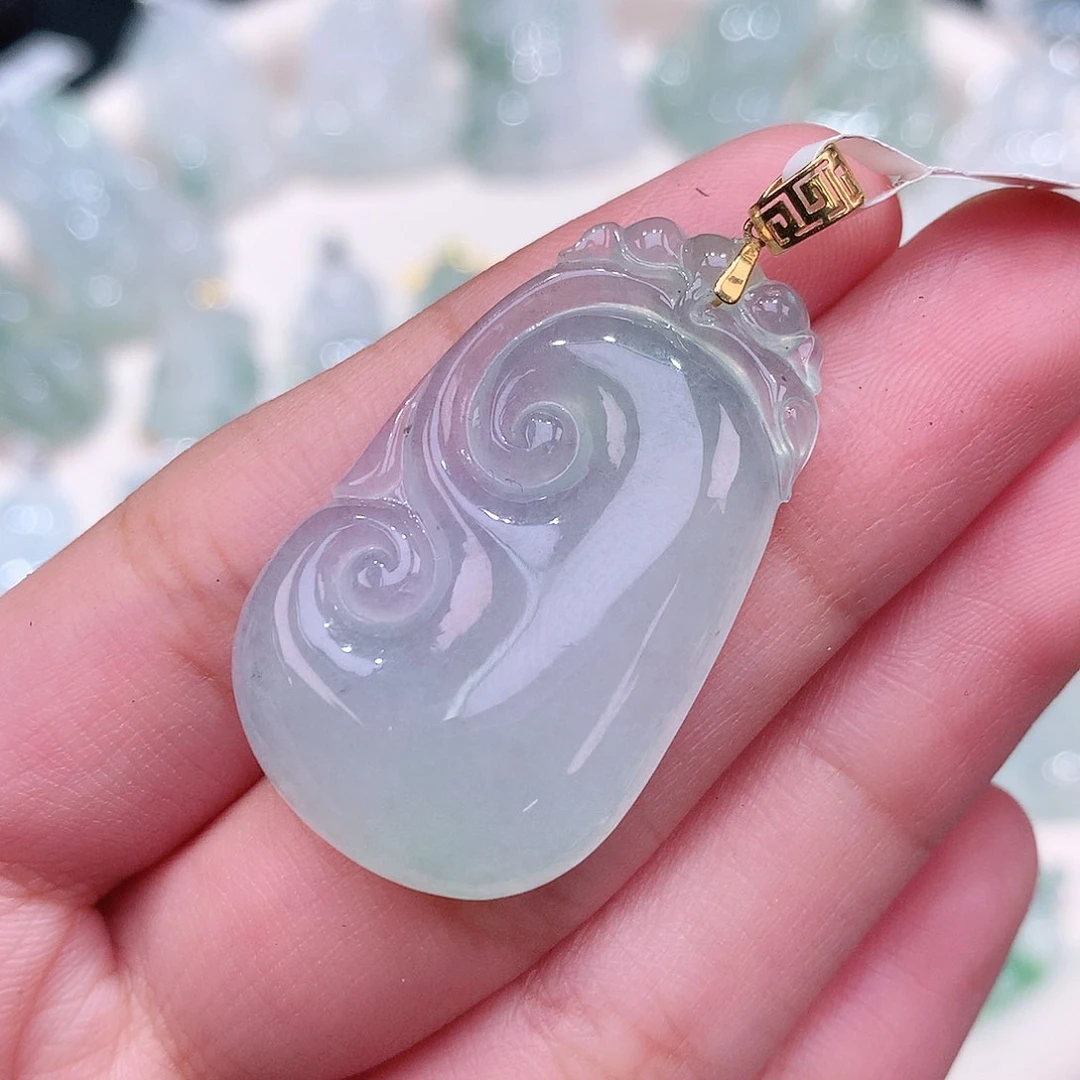 颈饰18K金镶嵌翡翠36.4-22.3-5.3