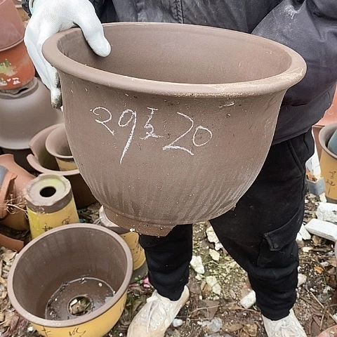 中国宜兴紫砂花盆，