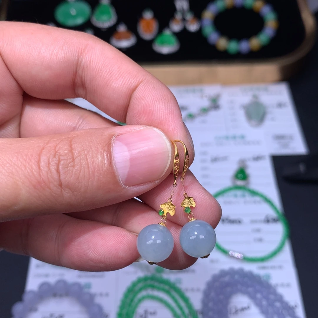 刘***花翡翠18K金镶嵌颈饰48小时鉴赏期退货不扣服务费