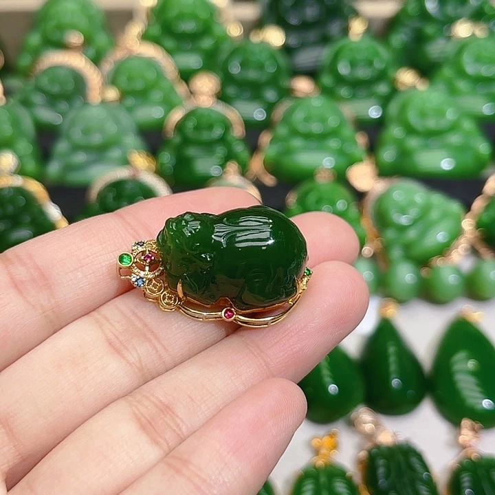 和田玉（碧玉）颈饰18K金镶嵌