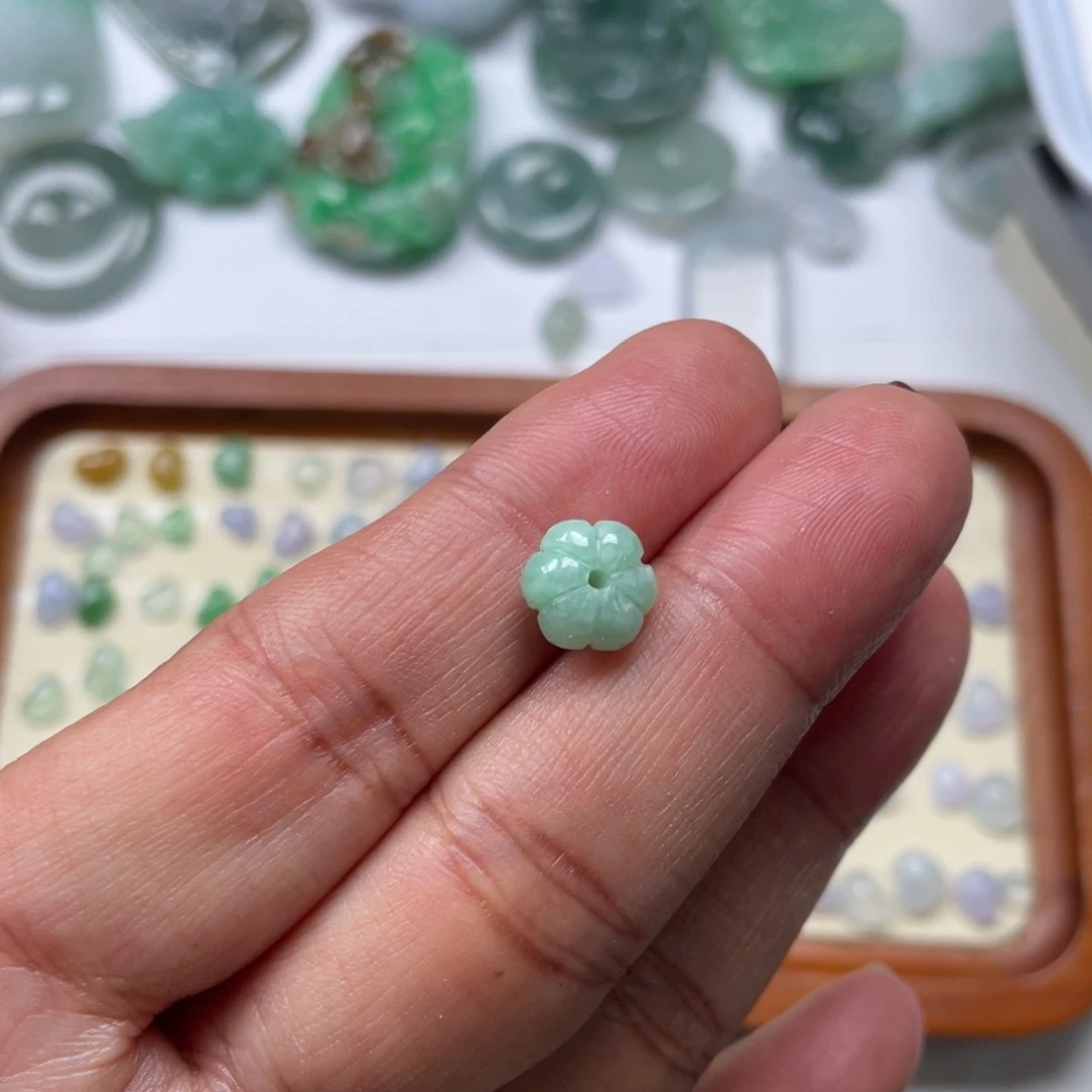 翡翠颈饰未镶嵌88888888