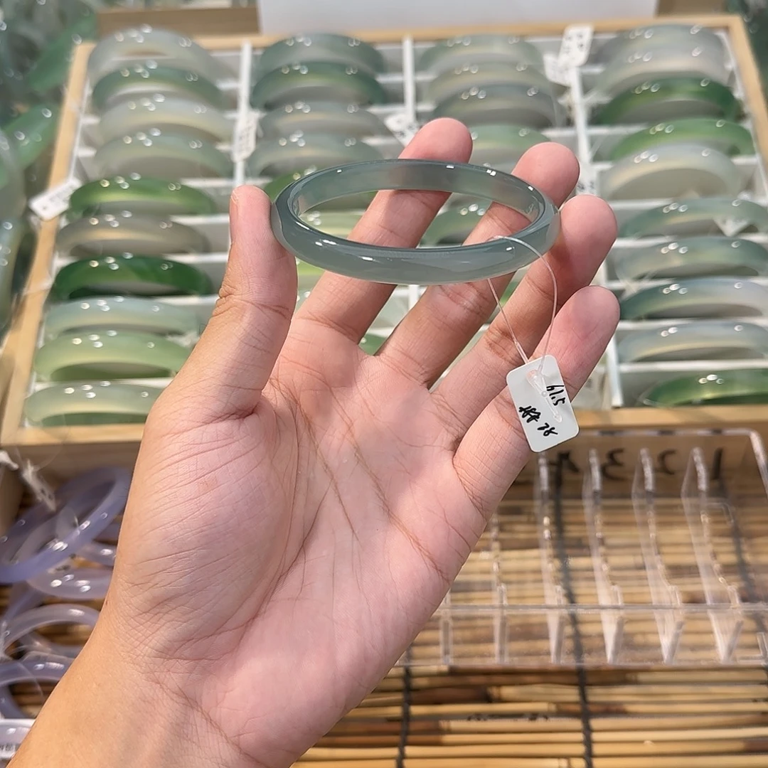 玛瑙/玉髓未镶嵌手镯圈口61,5