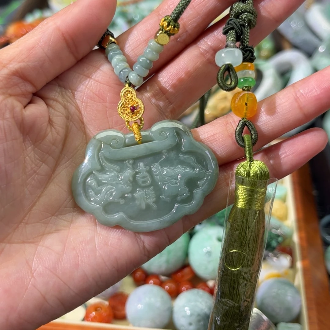 翡翠颈饰未镶嵌待编款