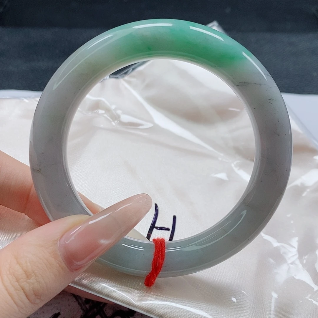 【闪购商品】未镶嵌手镯（圆镯）翡翠552号