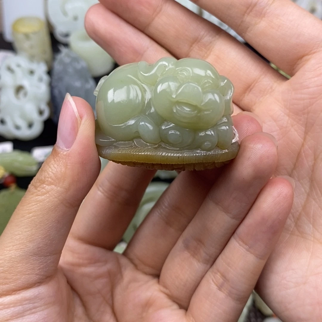 未镶嵌和田玉摆件