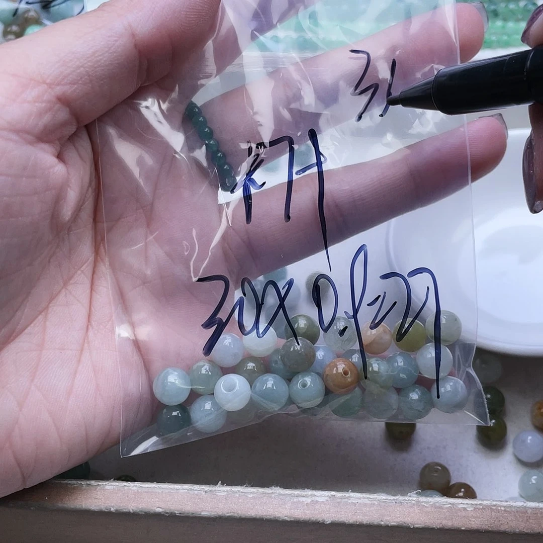 未镶嵌翡翠手链在***数