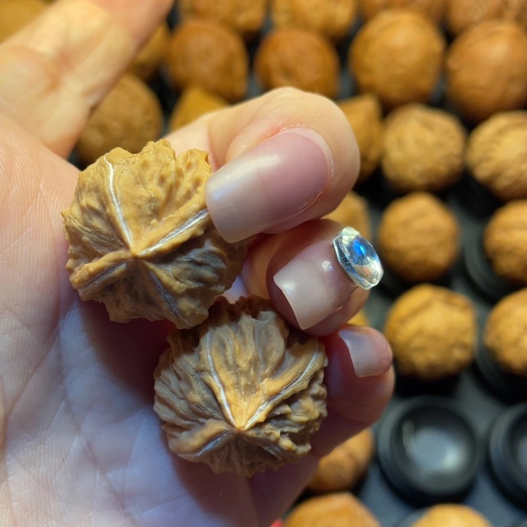 苏***’文玩核桃把件核桃