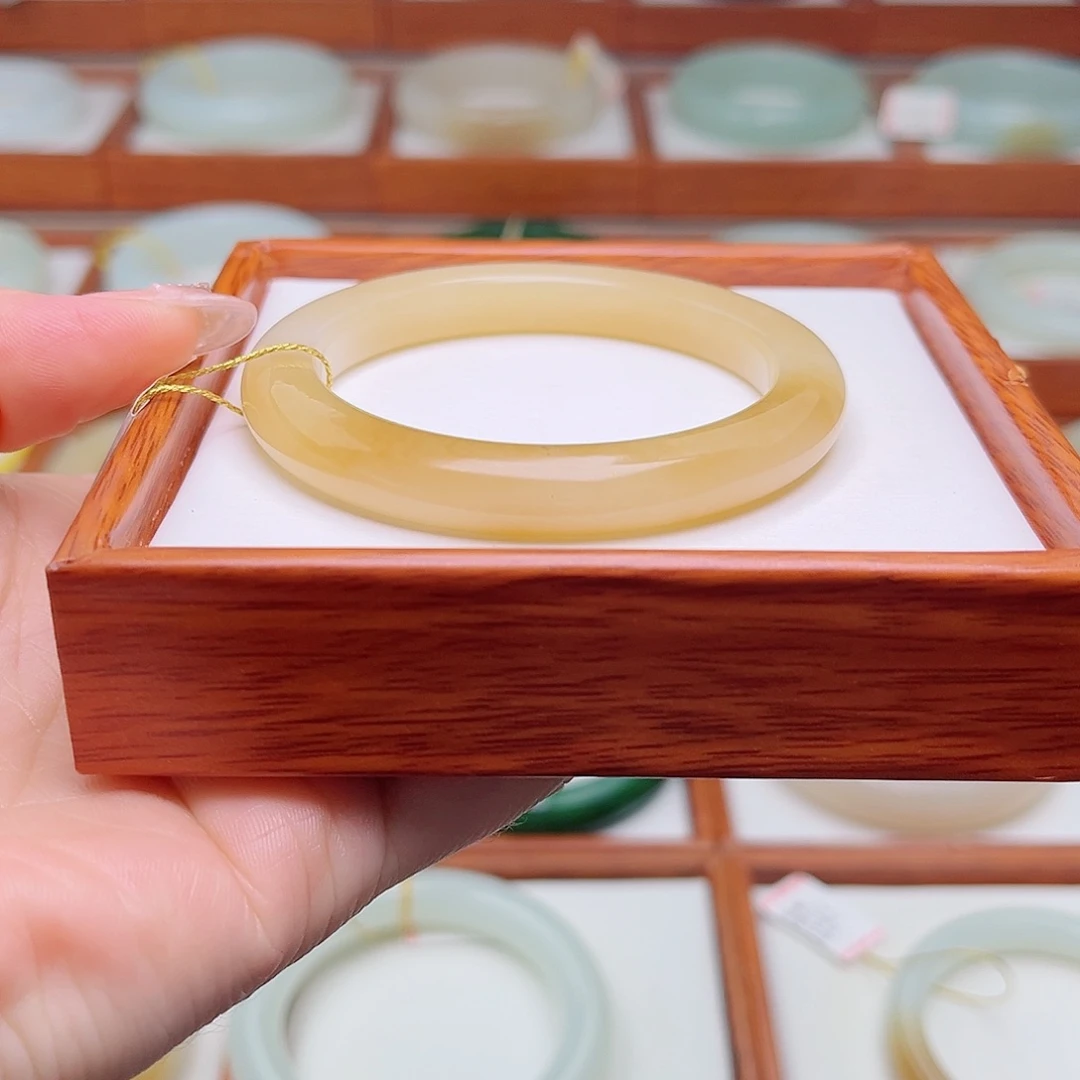 未镶嵌手镯和田玉51