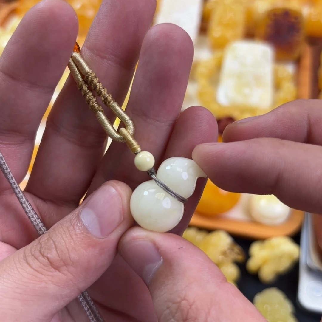 蜜蜡未镶嵌裸石葫芦