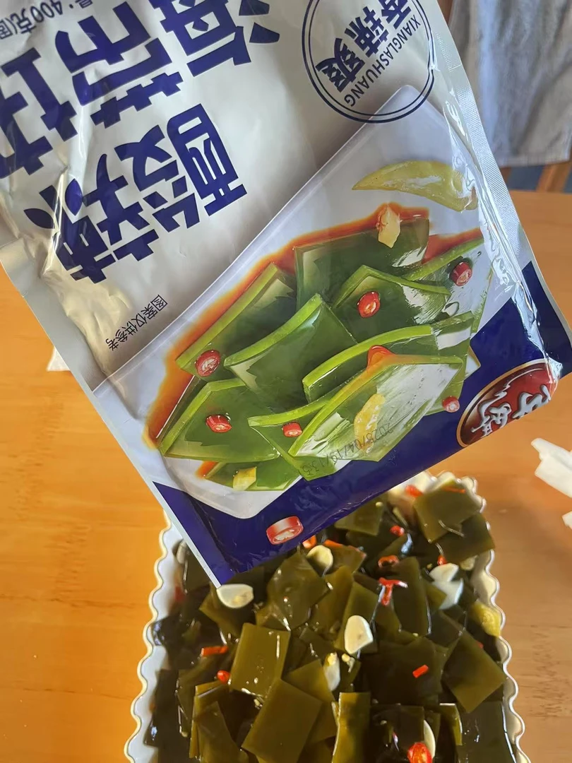 酸辣海带块新鲜炖煮味道鲜美易吸收 新鲜炖煮