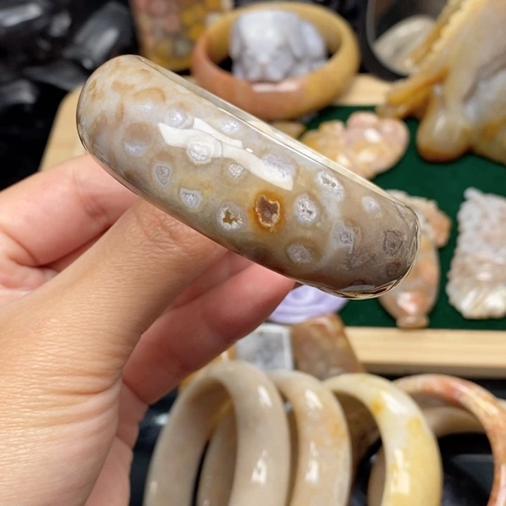 硅化珊瑚（珊瑚玉）手镯未镶嵌52