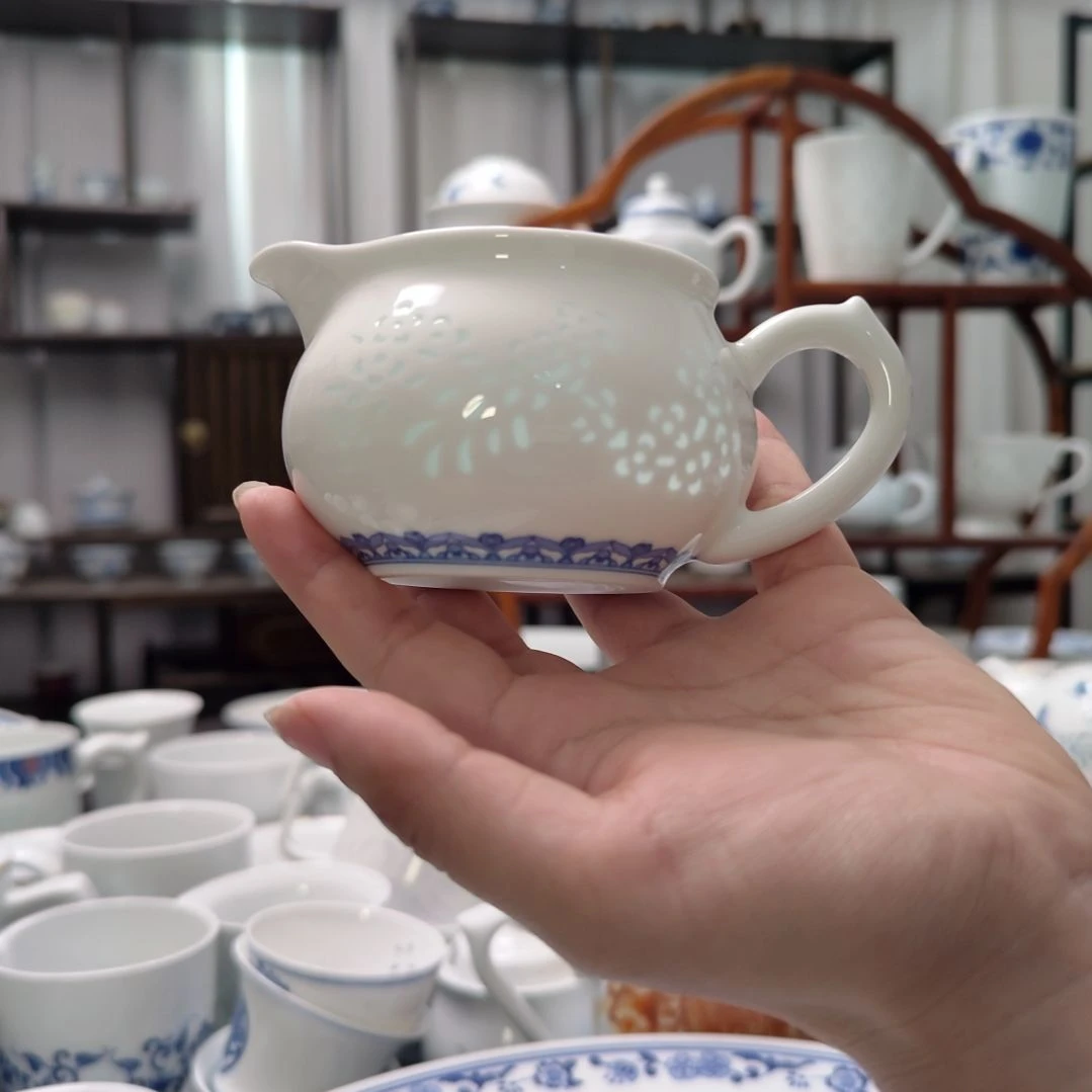 瓷青花喜上眉梢公道杯一个