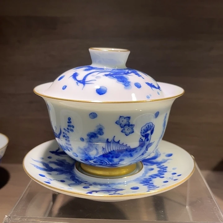 手绘青花鱼藻纹三才盖碗