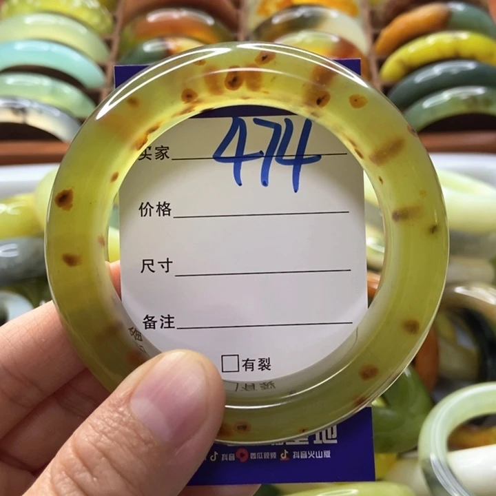 三***坊蛇纹石玉未镶嵌手镯