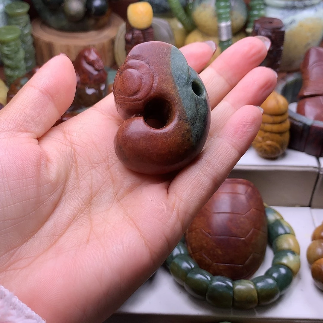 岫岩河磨玉（透闪石质玉）未镶嵌把件