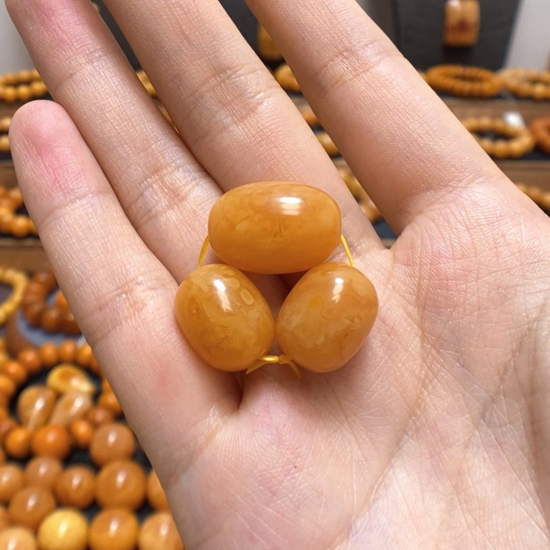 化***悠未镶嵌蜜蜡裸石定制穿一起