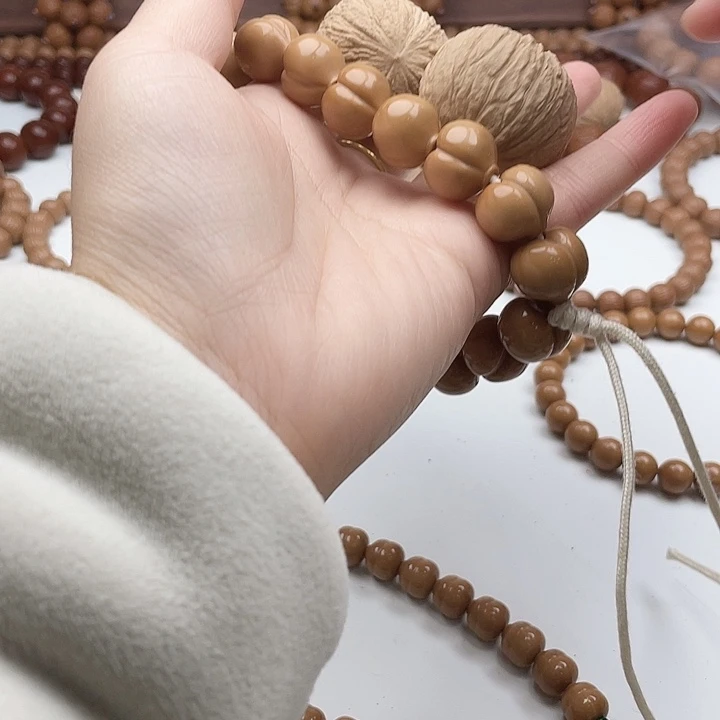 t***.吊坠猴头核桃猴头