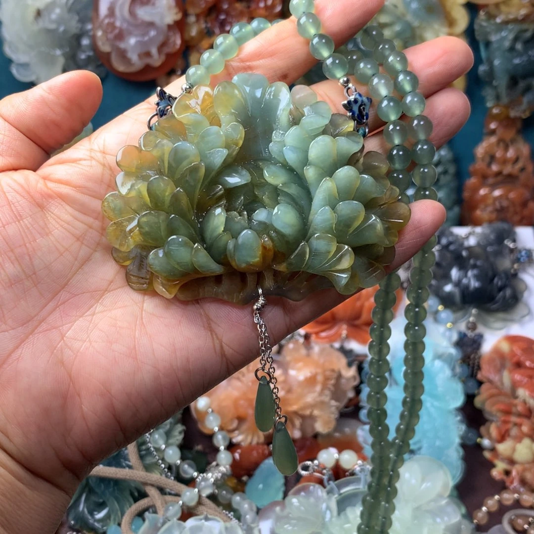 蛇纹石玉未镶嵌挂坠