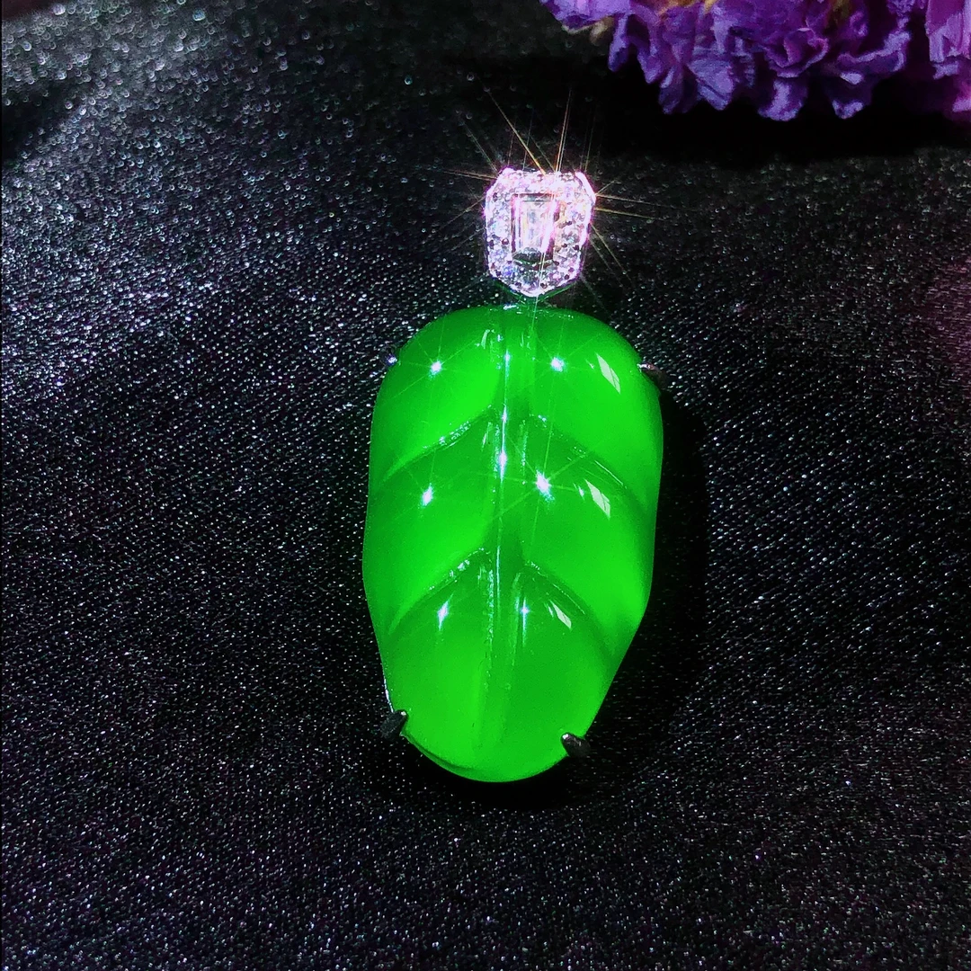 「蒂铭轩珠宝」天然绿玉髓925银简镶款金枝玉叶吊坠