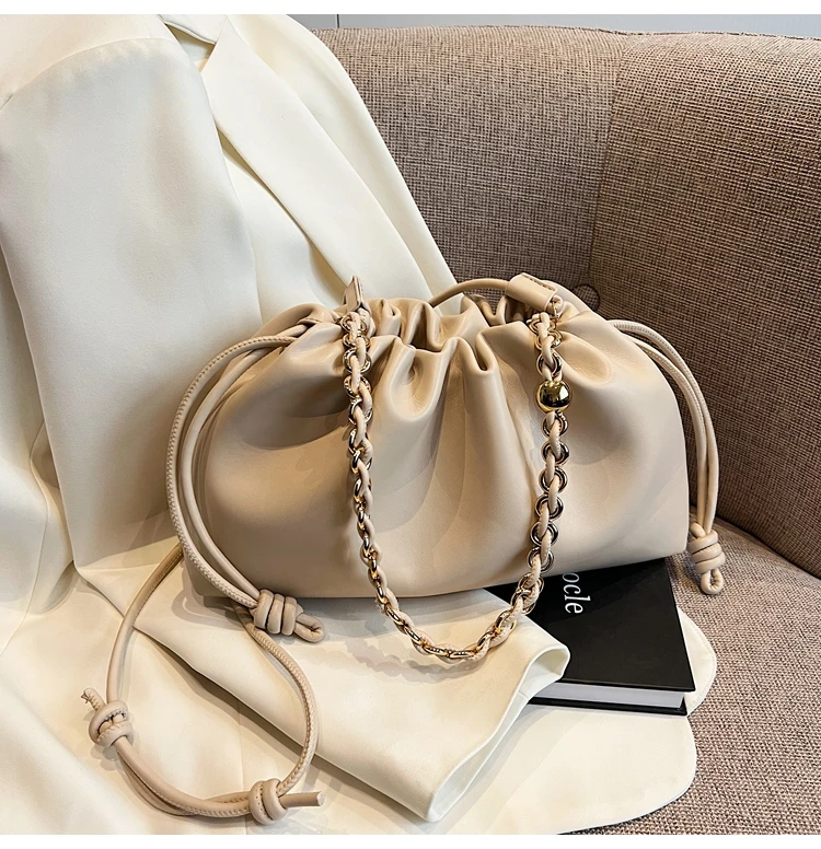 时尚轻奢软皮抽绳云朵包2025新款链条腋下包百搭斜挎包