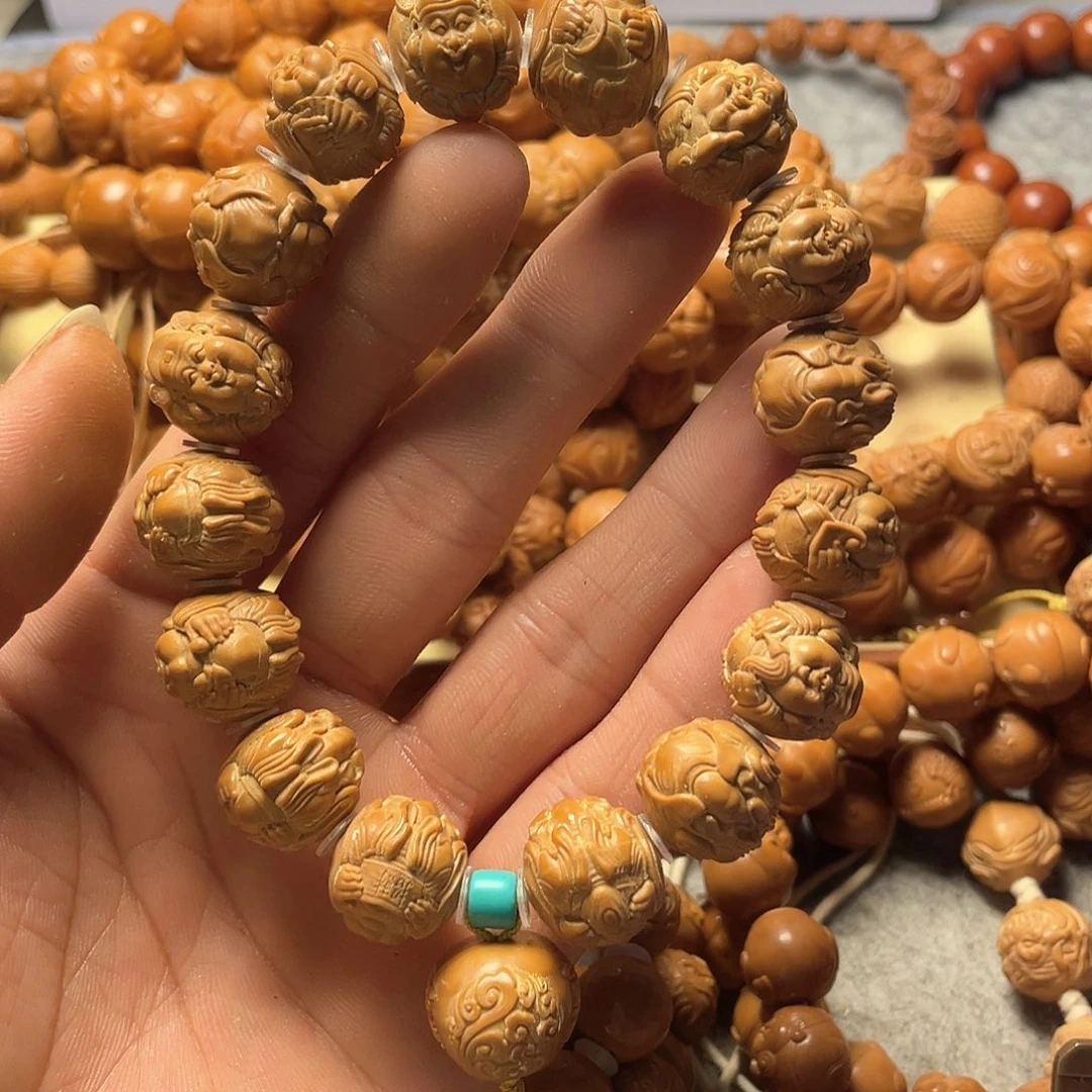 猴头核桃雕刻横财神