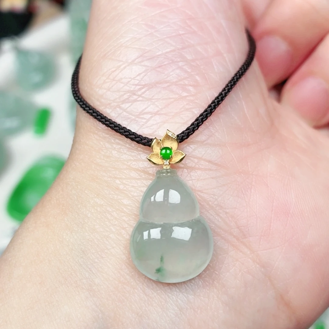 翡翠18K金镶嵌颈饰缅甸天然A货翡翠