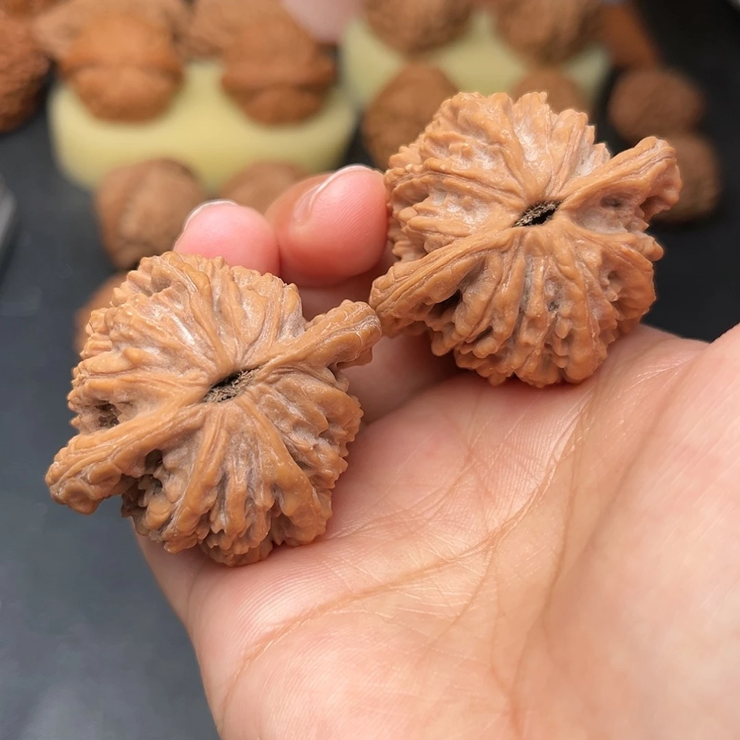 文玩核桃把件虎头全品43