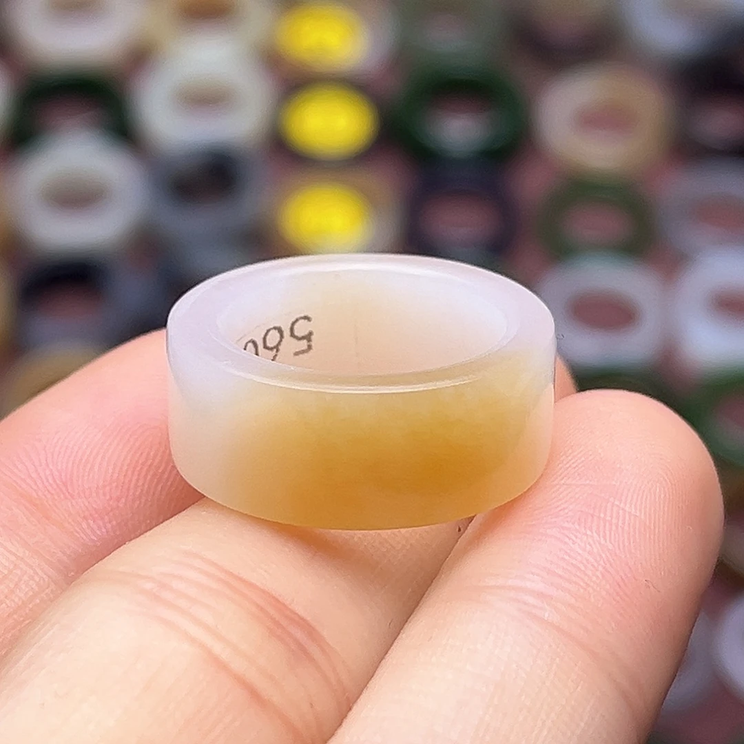 和田玉未镶嵌戒指16.3一口金糖