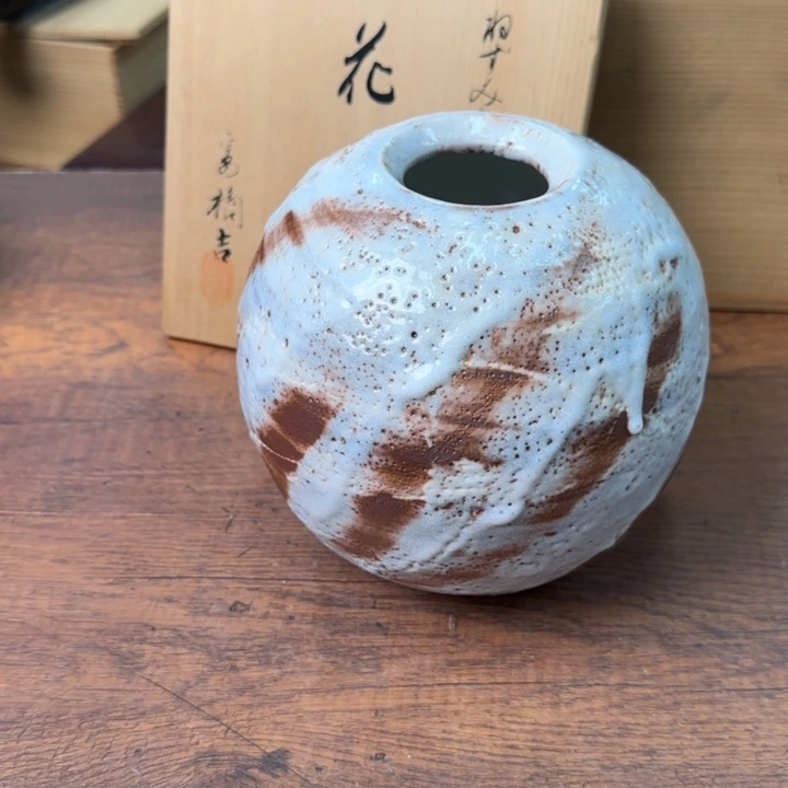 一个陶瓷物件哈哈哈哈