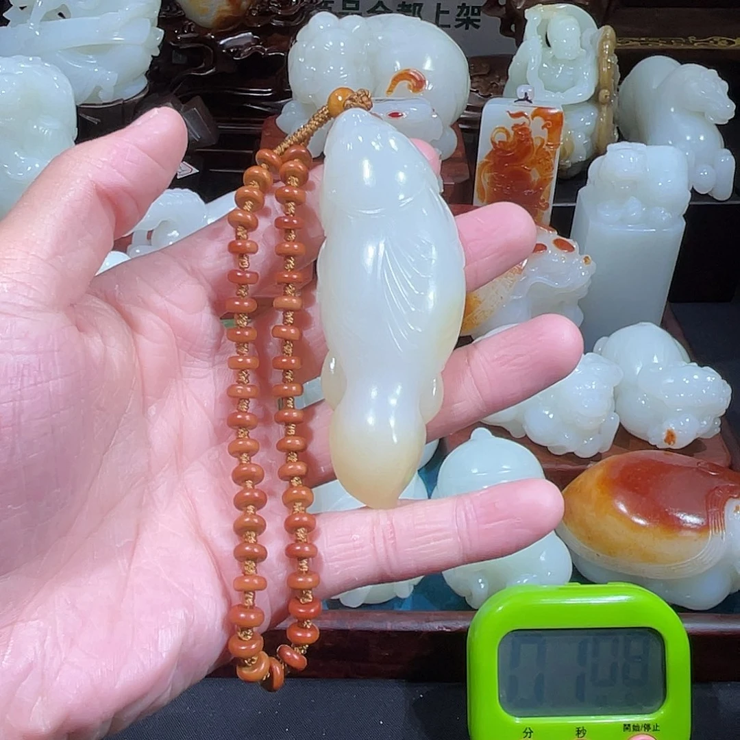颈饰未镶嵌和田玉（糖玉）