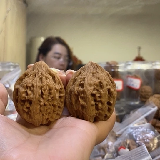 文玩核桃吊坠40大沽石尖有伤