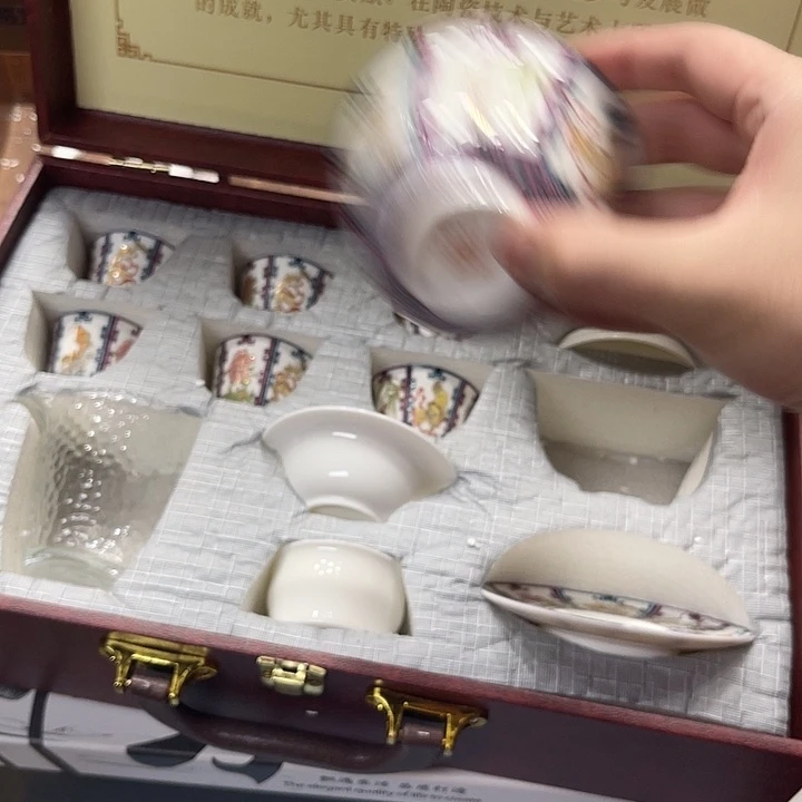 孤品茶具套装等。