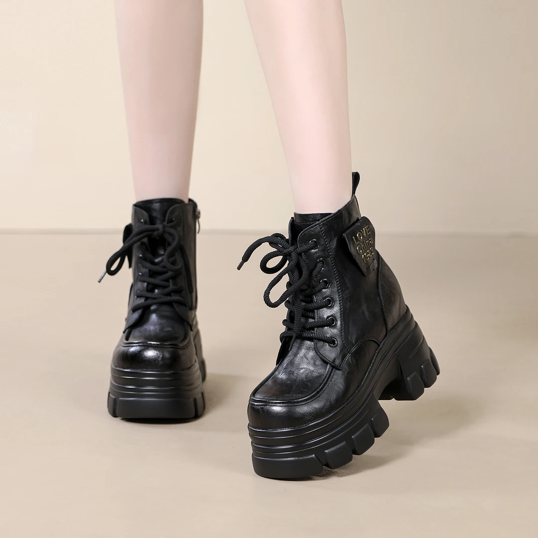 增高鞋10cm小个子短靴女2025秋冬加绒棕色厚底英伦风显瘦马丁靴女