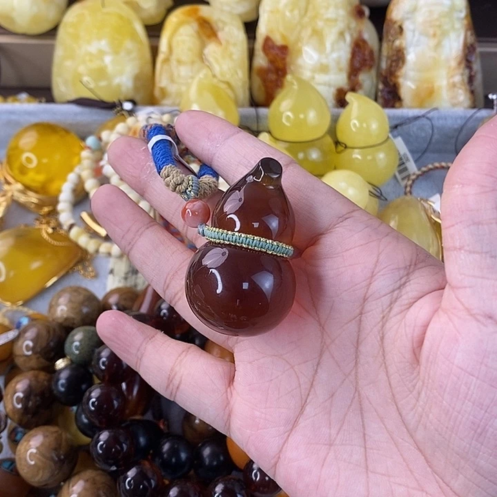 蜜蜡未镶嵌珠宝奇石