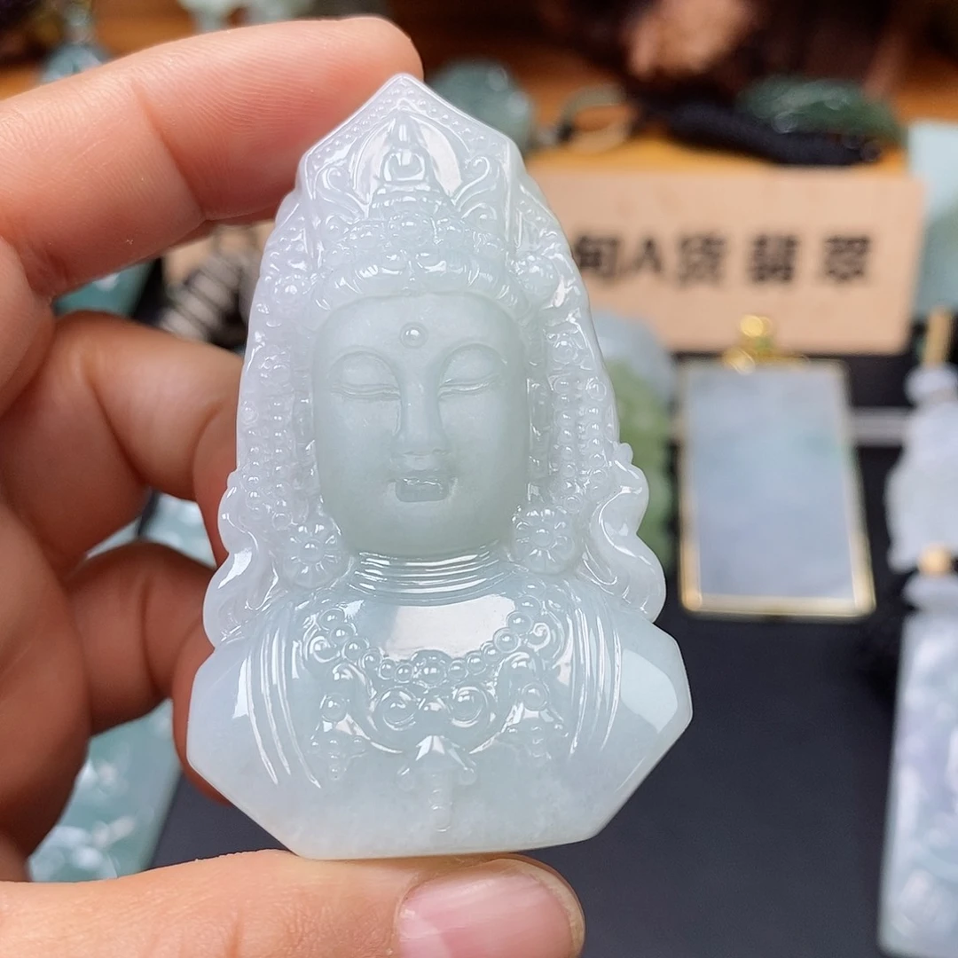 翡翠颈饰未镶嵌翡翠