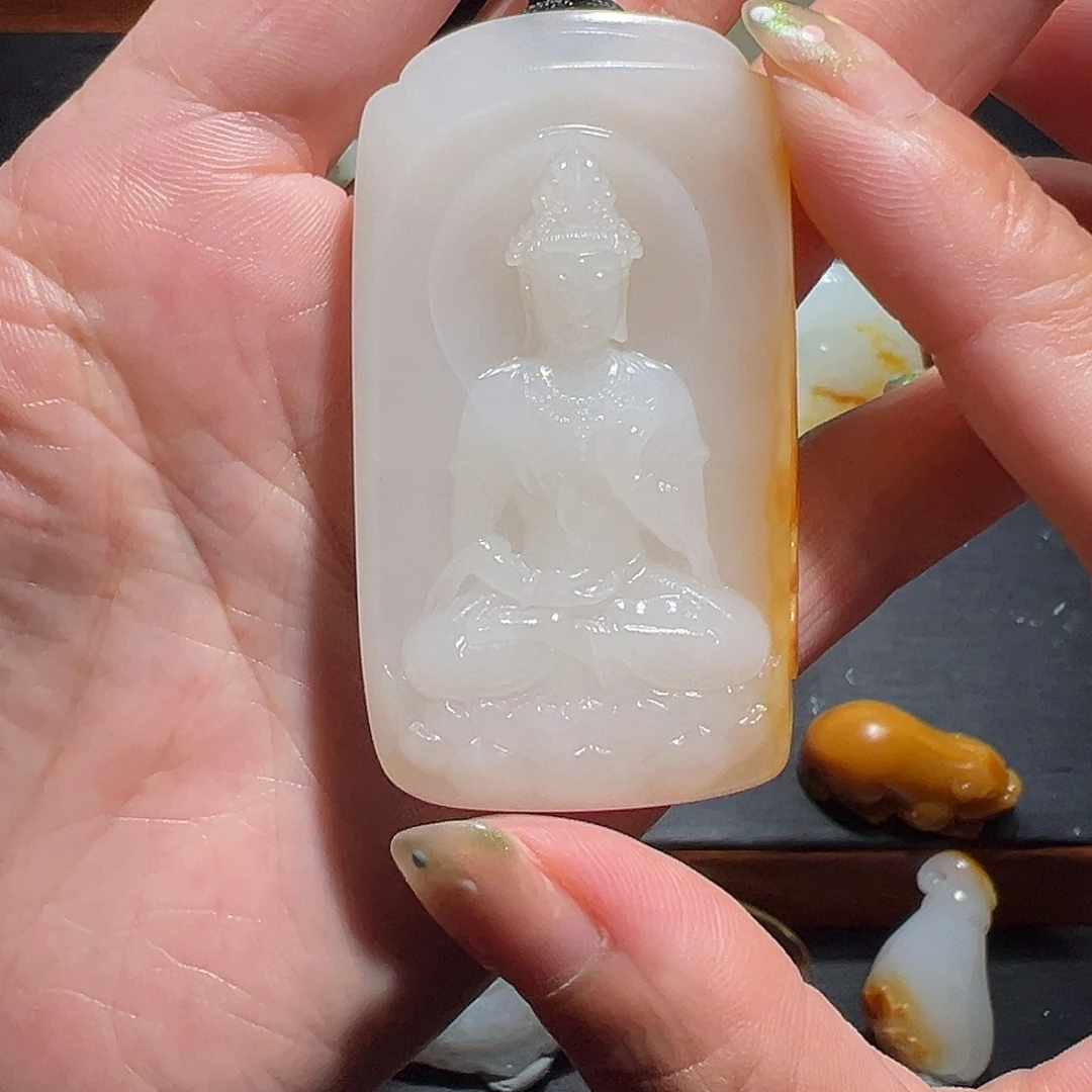 小****颈饰未镶嵌和田玉