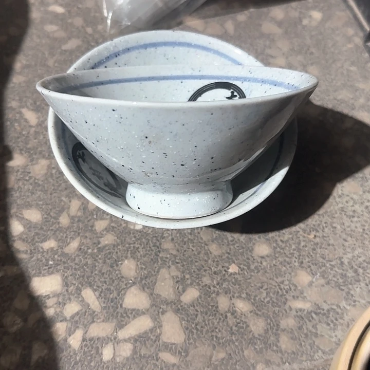 瓷片陶瓷盘子碗啥都有