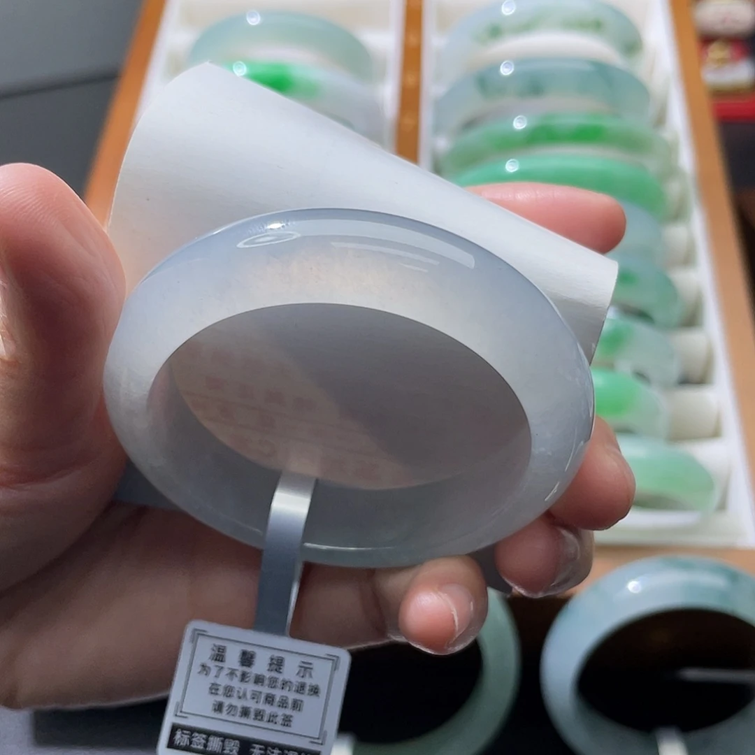 翡翠未镶嵌手镯52贵妃白冰