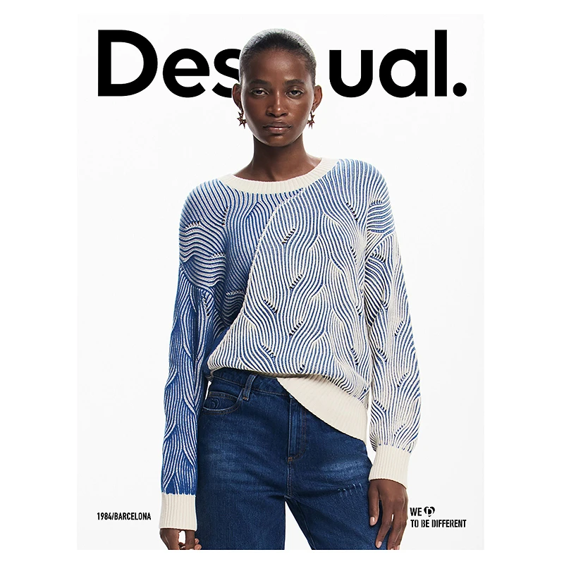 新款双色绞花圆领落肩宽松女式针织衫学院风毛衣