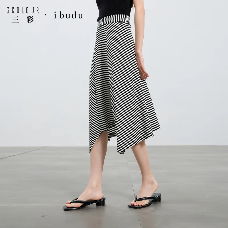 三彩ibudu2025夏季新款简约高腰中长裙条纹半身裙不规则A字裙女