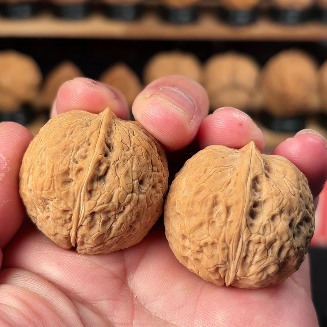 文玩核桃吊坠小金豆