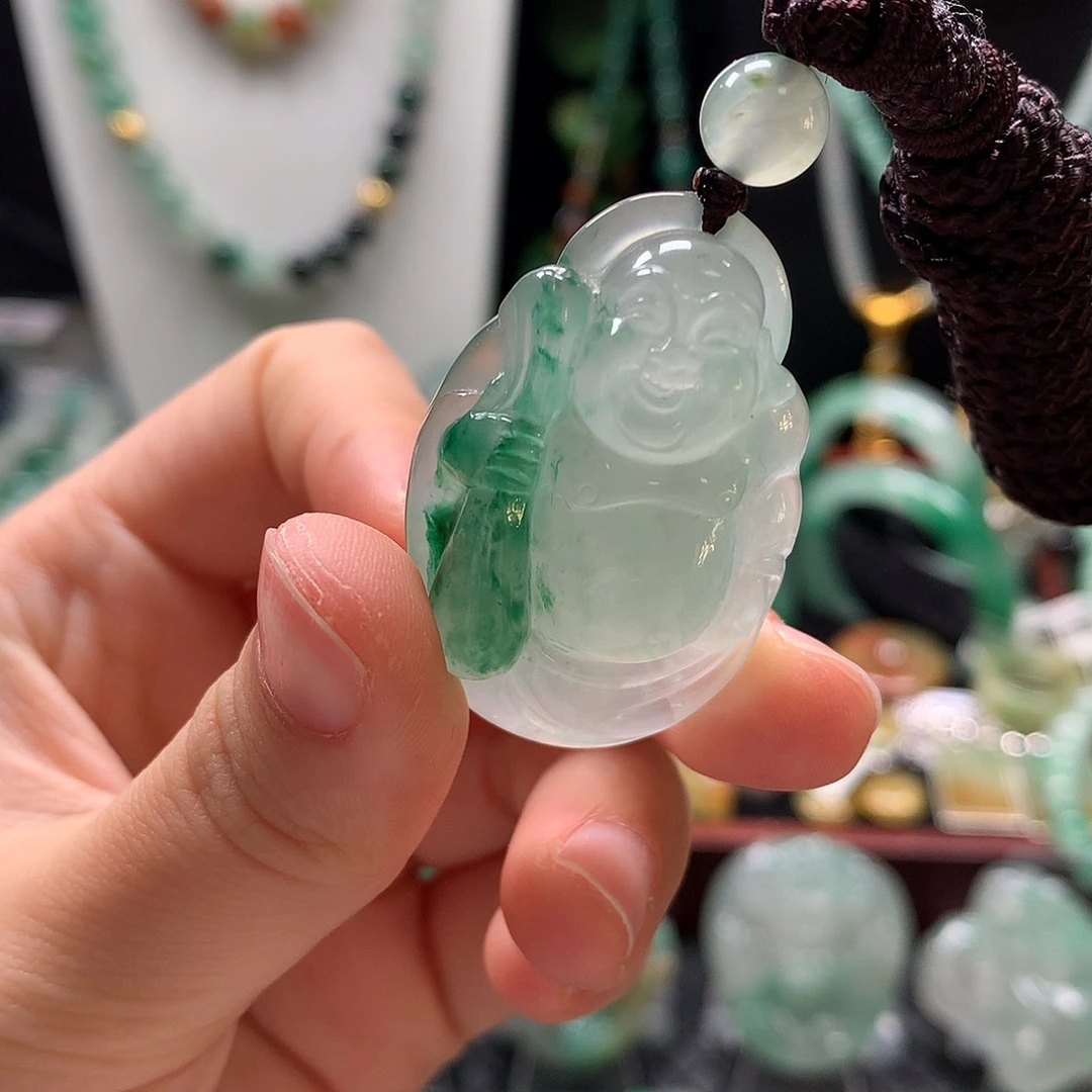 猪****石英质玉未镶嵌吊坠