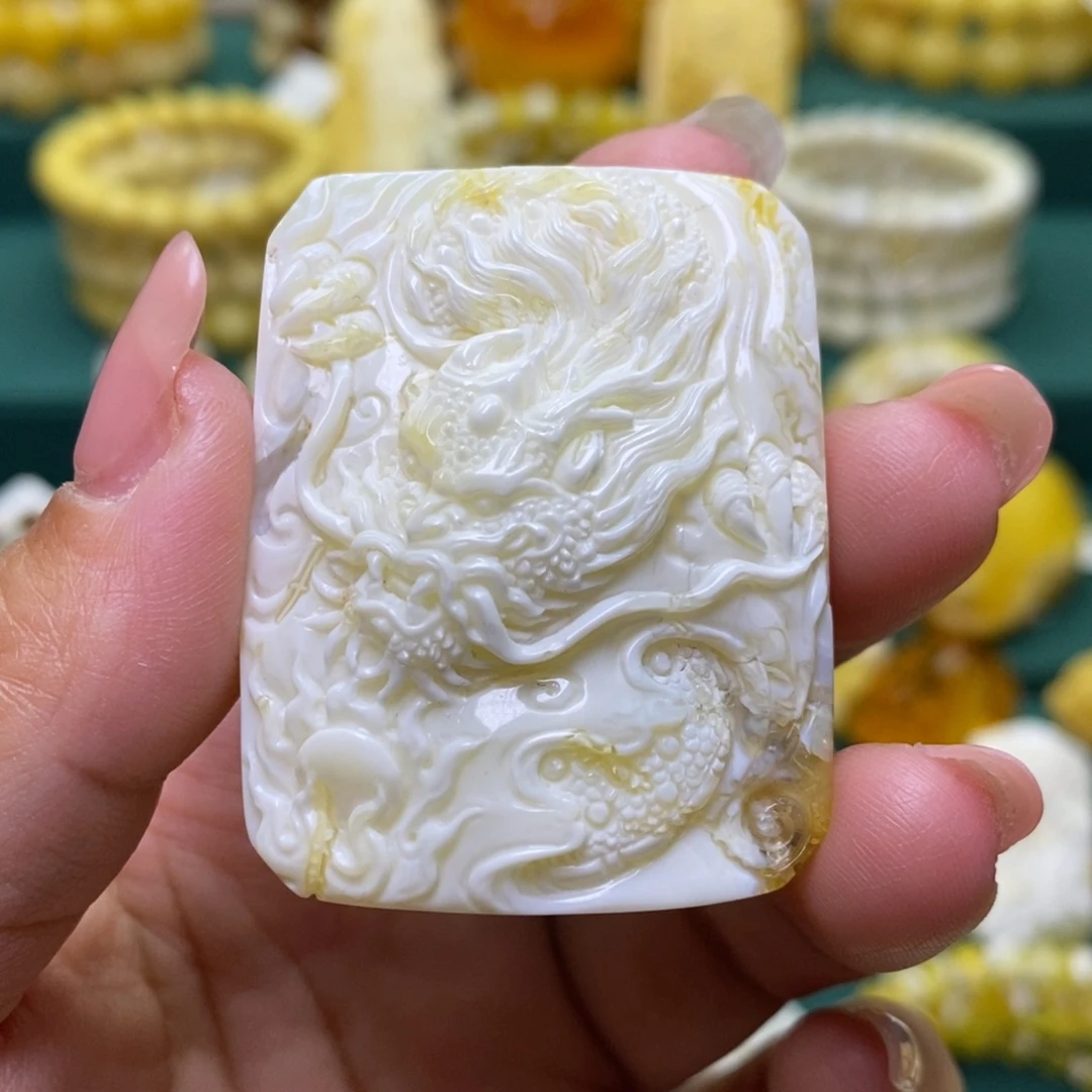 蜜蜡未镶嵌裸石龙牌