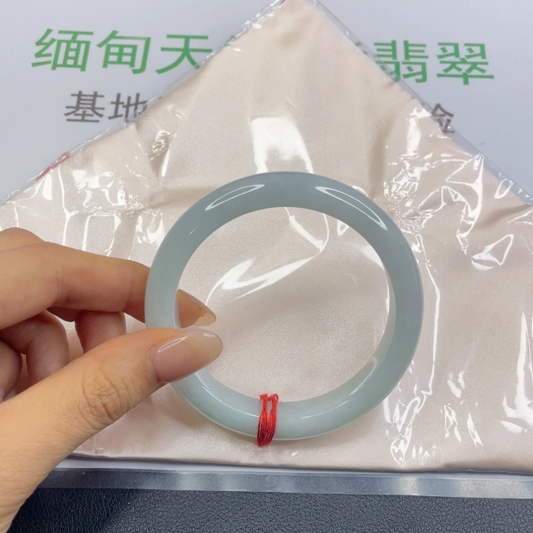 悦***己翡翠未镶嵌手镯胶条